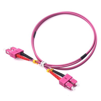 Υψηλής απόδοσης OM4 MM Fiber Optic Patch Cord SC PC σε SC PC για απρόσκοπτη μετάδοση δεδομένων