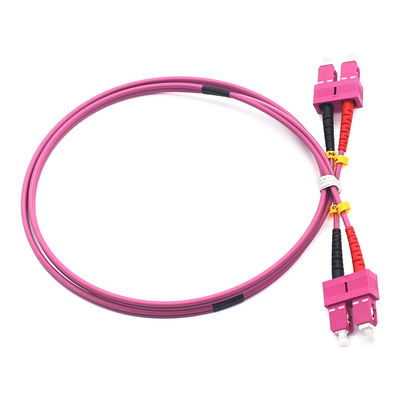 Υψηλής απόδοσης OM4 MM Fiber Optic Patch Cord SC PC σε SC PC για απρόσκοπτη μετάδοση δεδομένων